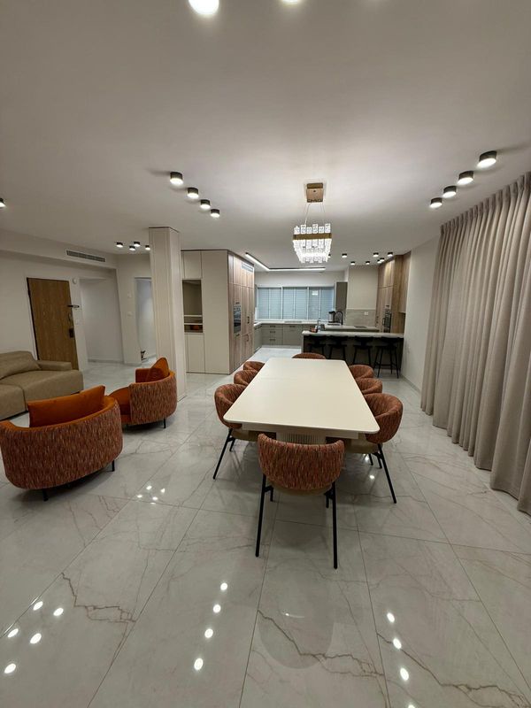 Family vacation apartment, NEWLY RENOVATED holiday rental in Rehavia, Jerusalem