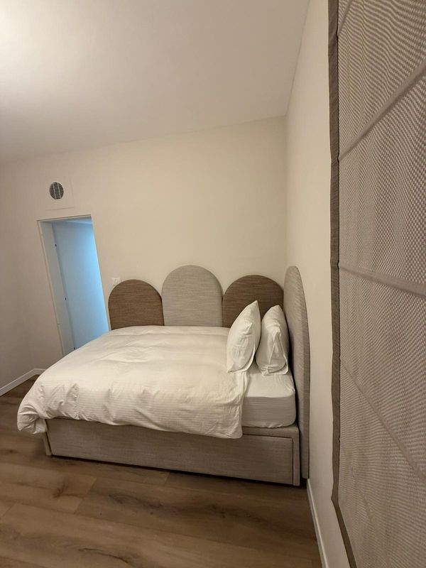 Family vacation apartment, NEWLY RENOVATED holiday rental in Rehavia, Jerusalem