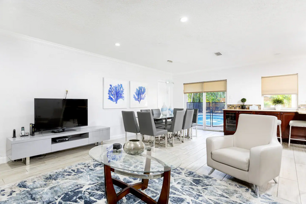 Villa Coral: 4BD/3 BA Private Heated Pool