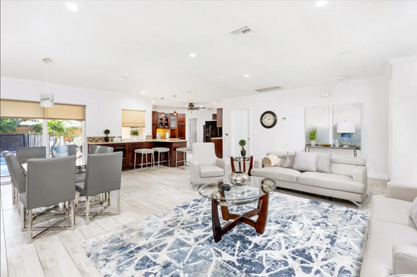 Villa Coral: 4BD/3 BA Private Heated Pool