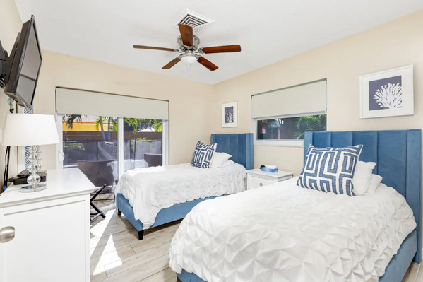 Villa Coral: 4BD/3 BA Private Heated Pool