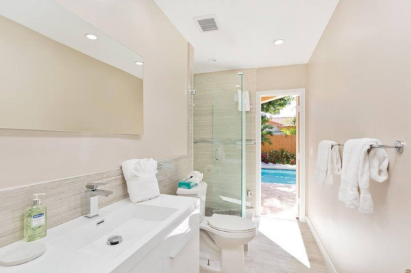 Villa Coral: 4BD/3 BA Private Heated Pool