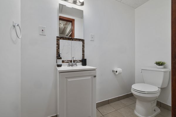 Peaceful Paradise: Dream Home in Woodridge